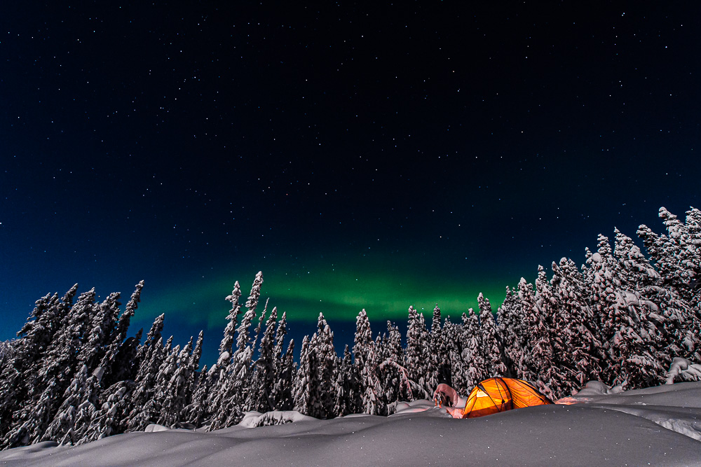tent winter snow aurora camping